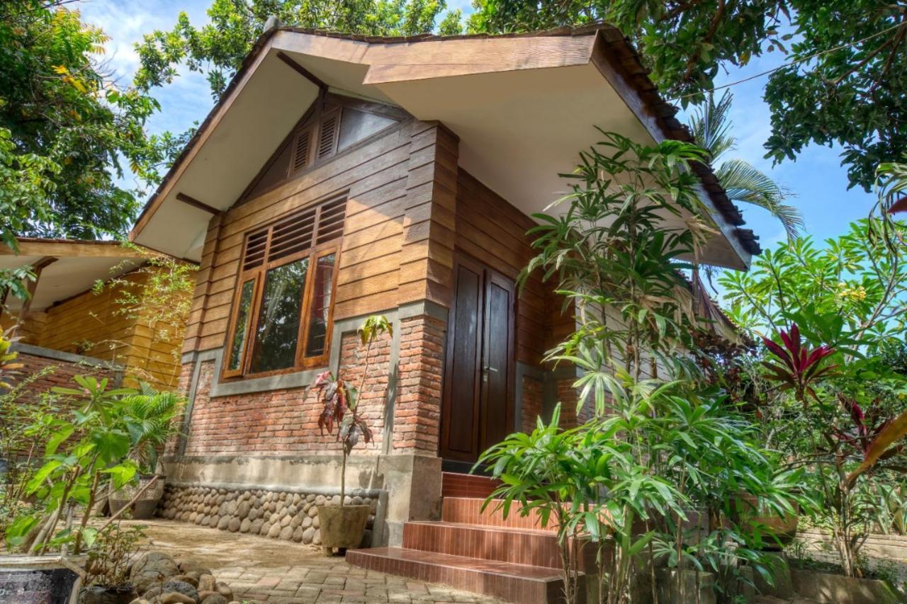 Bata Merah Homestay Banyuwangi  Eksteriør bilde