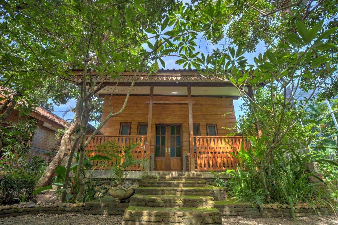 Bata Merah Homestay Banyuwangi  Eksteriør bilde