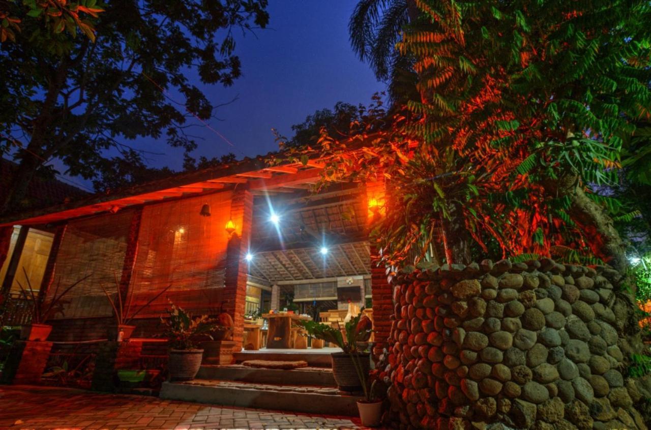 Bata Merah Homestay Banyuwangi  Eksteriør bilde