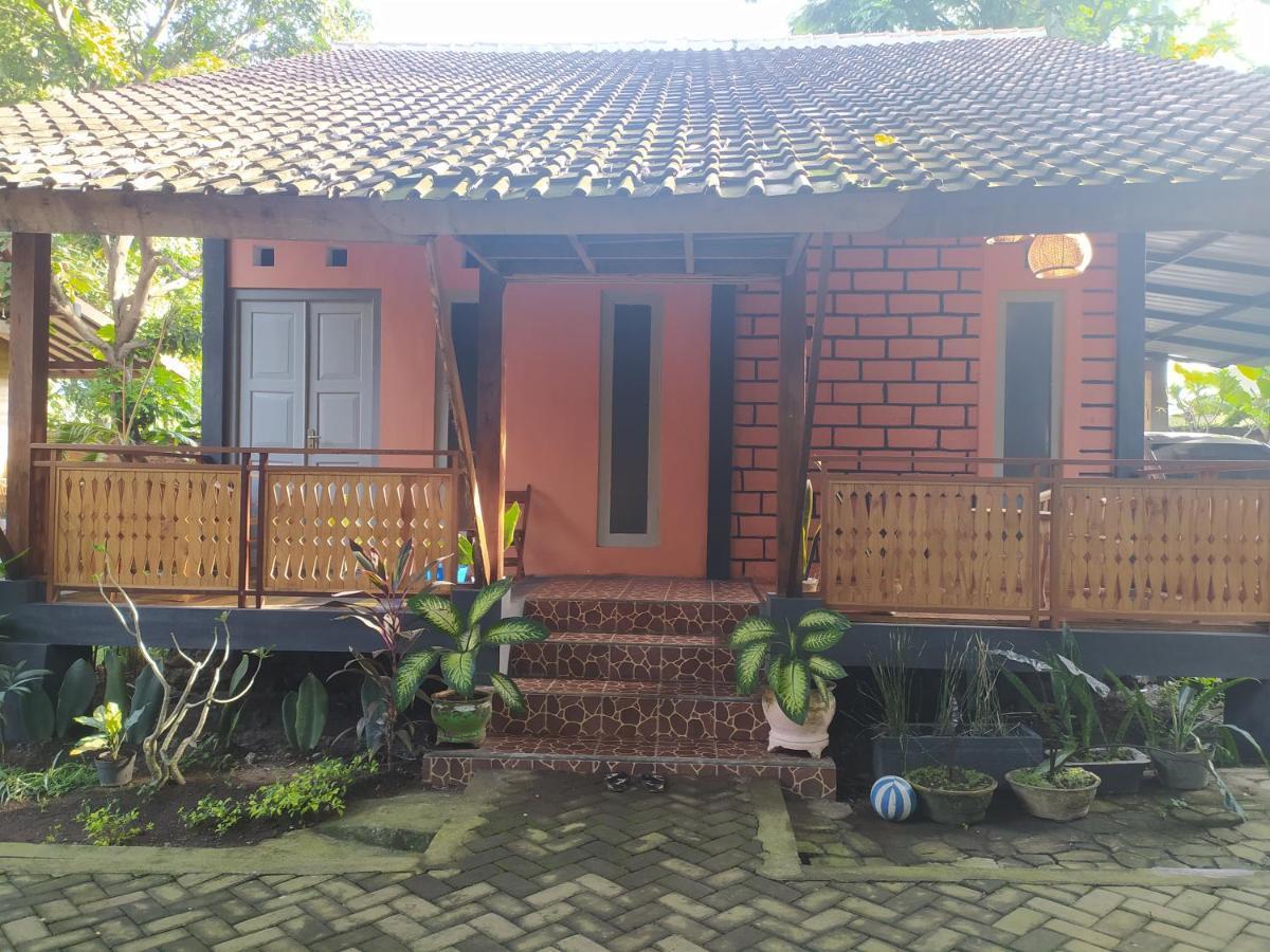 Bata Merah Homestay Banyuwangi  Eksteriør bilde