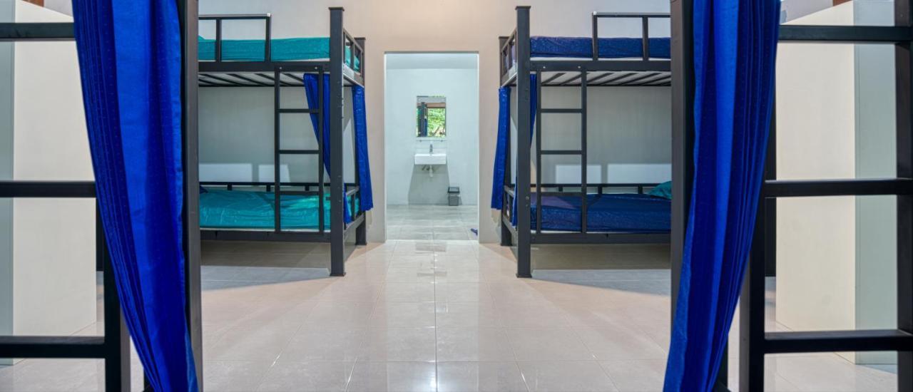 Bata Merah Homestay Banyuwangi  Eksteriør bilde