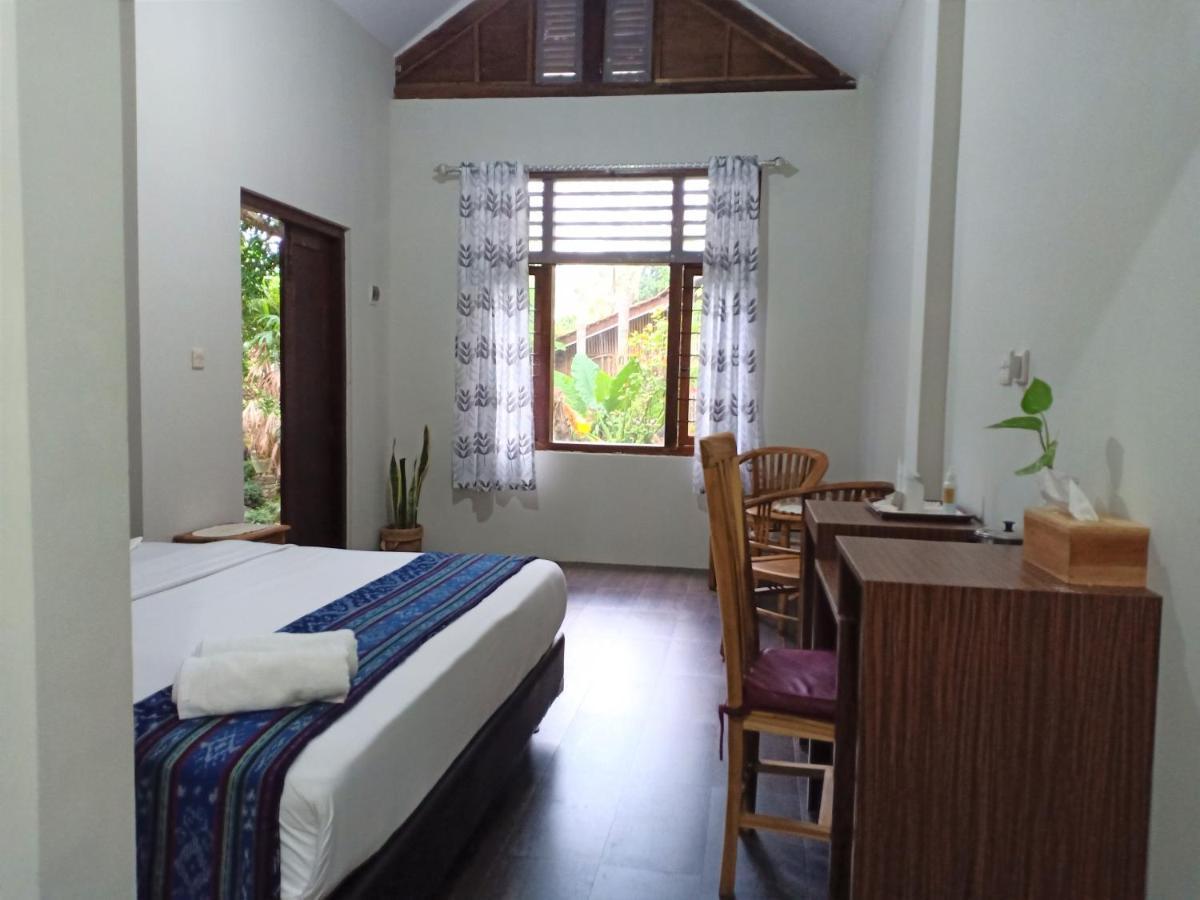 Bata Merah Homestay Banyuwangi  Eksteriør bilde